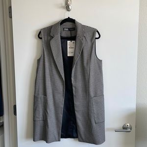 Zara size small never worn long vest houndstooth print with two front pockets
